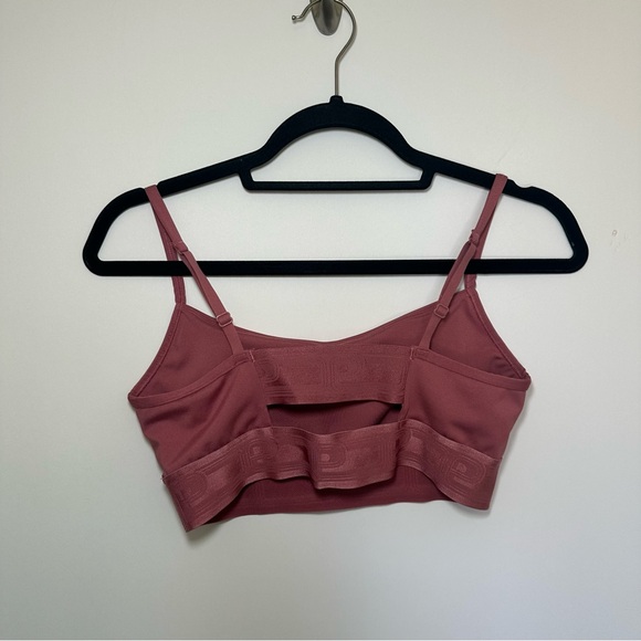 VS Pink Ultimate Scoop Sports Bra, Soft Begonia, Medium - Picture 8 of 10